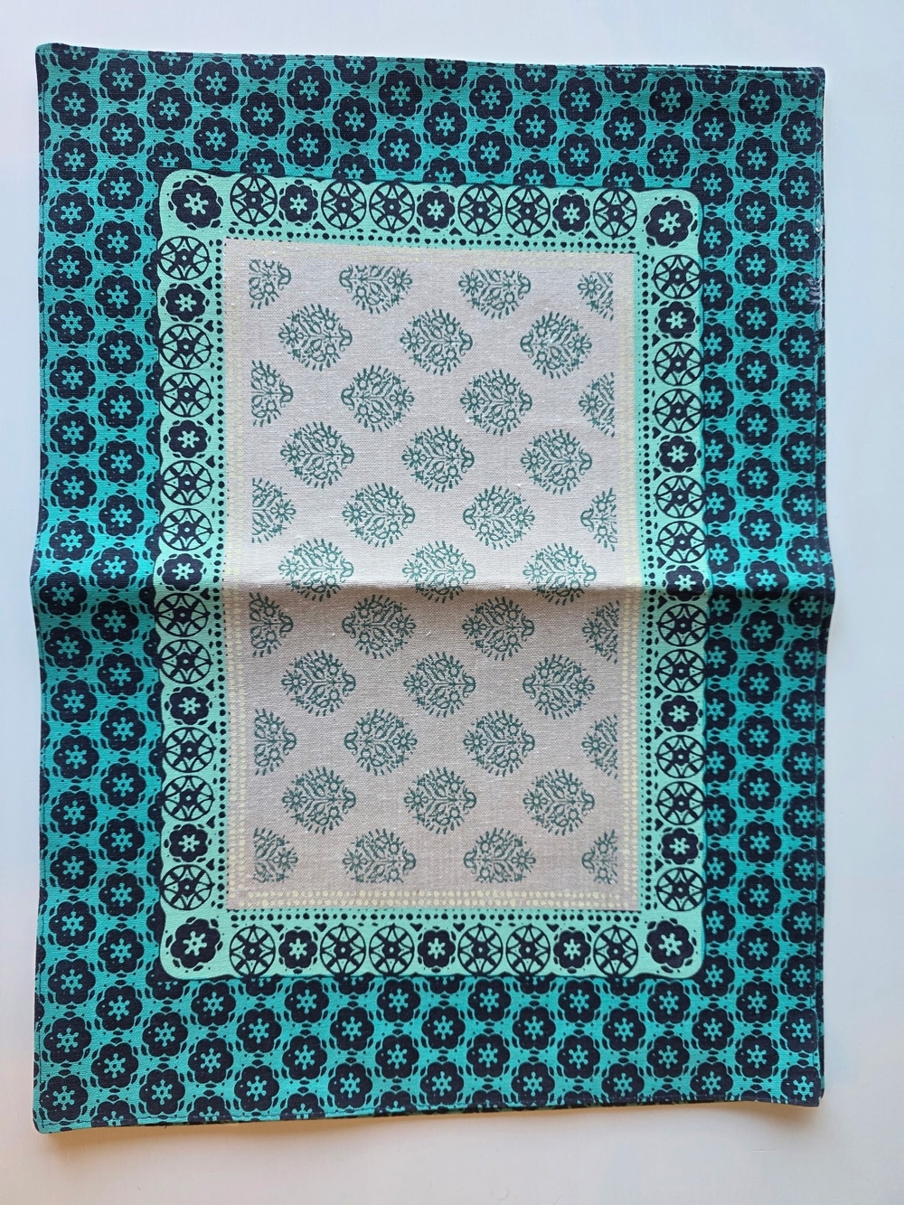 NWT Food Network Turquoise and Teal Patterned Dining Placemats (2)